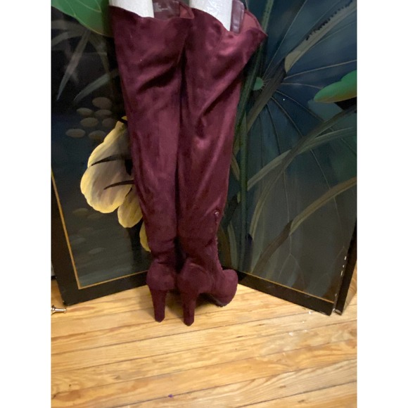 Remy Women thigh high lace up front suede boots Size 8.5 Purple - Picture 15 of 16